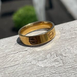 18K Gold Plated Gold Love Screw Ring Size 8